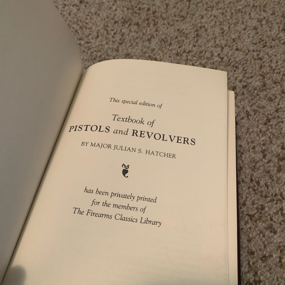 Vintage 1995 book Textbook of Pistols and Revolvers - Hatcher - Picture 4 of 7